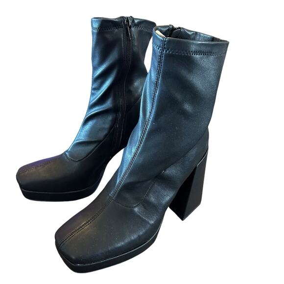 Wild Pair Beautee Platform Heeled Booties Square Toe Block Heel NEW Size 7 - Picture 6 of 11